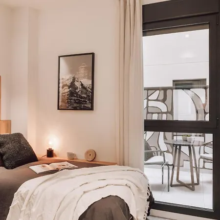 Tibi - 2 Bedrooms And Office In Eixample Esquerra Barcelona