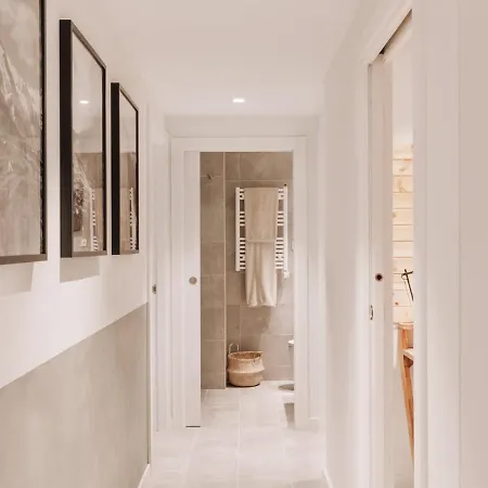 Tibi - 2 Bedrooms And Office In Eixample Esquerra Daire *